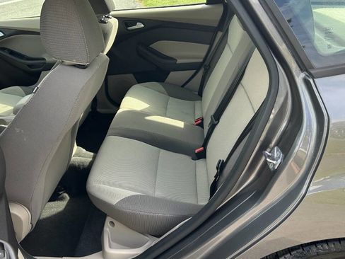 Used 2012 Ford Focus SE FWD image 12
