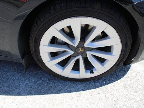 Used 2022 Tesla Model 3 Long Range AWD/4WD image 9
