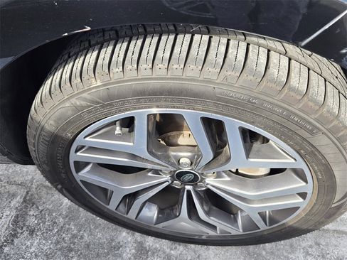 Used 2023 Land Rover Range Rover Evoque R-Dynamic S image 6