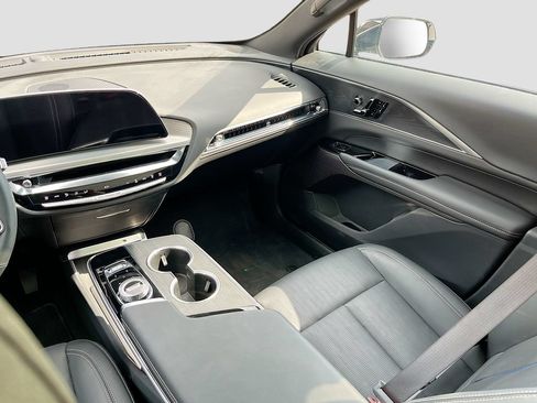Used 2025 Cadillac Lyriq Sport RWD image 24