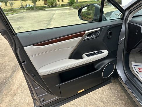 Used 2016 Lexus RX 450h AWD image 13