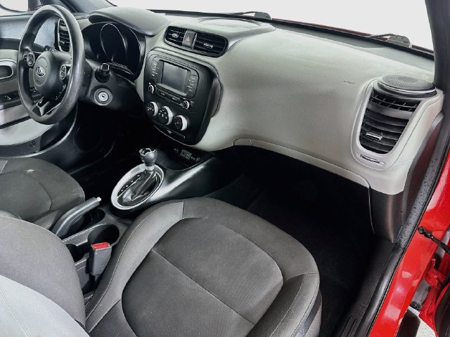 Used 2019 Kia Soul FWD image 30