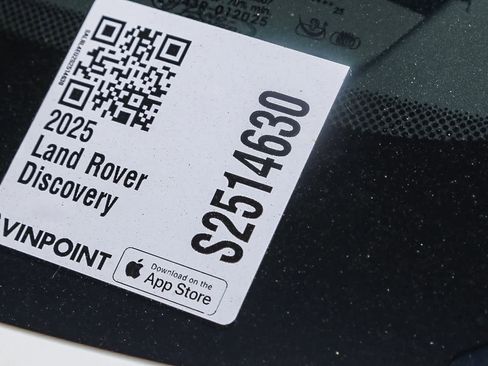 New 2025 Land Rover Discovery Dynamic SE image 27