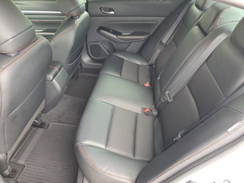 Used 2023 Nissan Altima 2.5 SR FWD image 15
