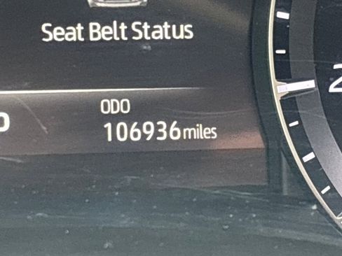 Used 2021 Toyota Highlander XLE image 24