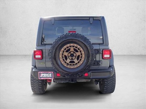 Used 2021 Jeep Wrangler Unlimited Rubicon AWD/4WD image 3