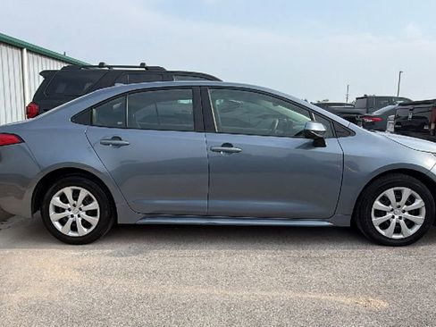 Used 2025 Toyota Corolla LE FWD image 3