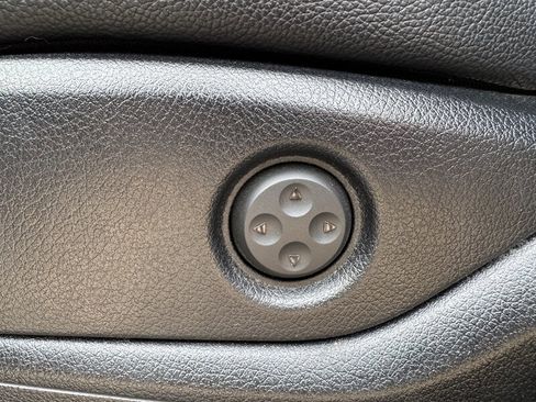 Used 2019 Mercedes-Benz GLS 450 4MATIC image 34