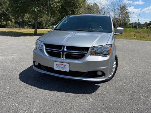 Used 2018 Dodge Grand Caravan SXT image 28