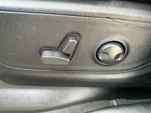 Used 2022 RAM 1500 Big Horn w/ Built-to-serve Edition image 12