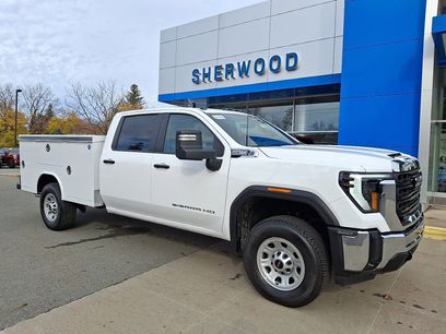 New 2025 GMC Sierra 3500 Pro w/ Convenience Package
