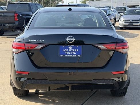 Used 2025 Nissan Sentra SV FWD image 8
