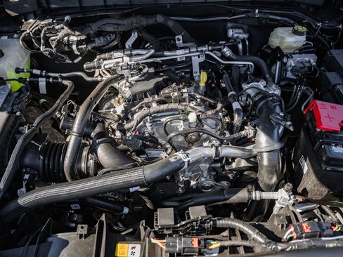 New 2025 Ford Bronco 4-Door image 18