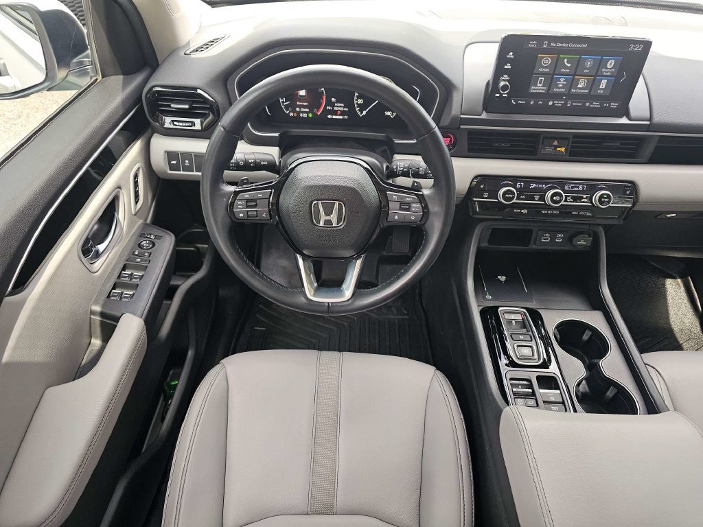 Used 2025 Honda Pilot EX-L image 17
