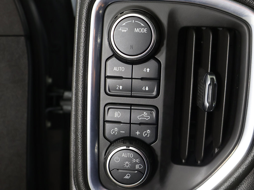 Used 2021 Chevrolet Silverado 1500 LT Trail Boss w/ Convenience Package II AWD/4WD image 40