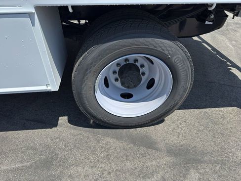 New 2024 Ford F450 XL w/ XL Chrome Package image 6