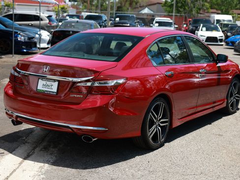 Used 2017 Honda Accord Sport image 15