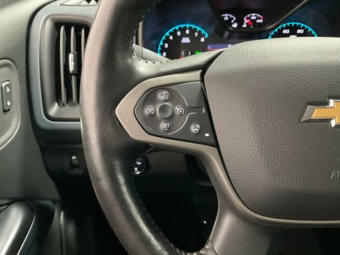 Used 2022 Chevrolet Colorado Z71 AWD/4WD image 17