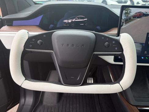 Used 2022 Tesla Model X AWD/4WD image 9