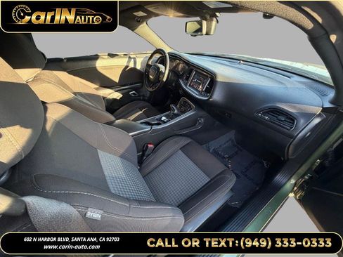 Used 2020 Dodge Challenger SXT RWD image 12