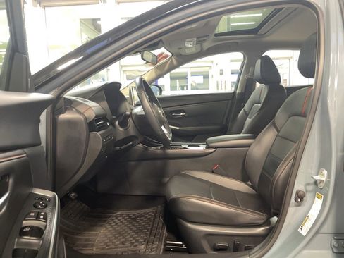 Used 2024 Nissan Sentra SR w/ SR Premium Package image 7