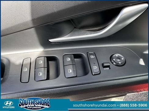 Certified 2023 Hyundai Elantra SEL FWD image 18