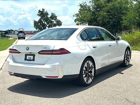 New 2026 BMW i5 eDrive40 RWD image 8