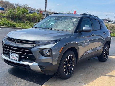 Used 2021 Chevrolet TrailBlazer LT w/ Convenience Package FWD image 8