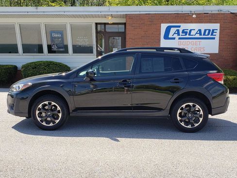 Used 2023 Subaru Crosstrek 2.0i Premium AWD/4WD image 2