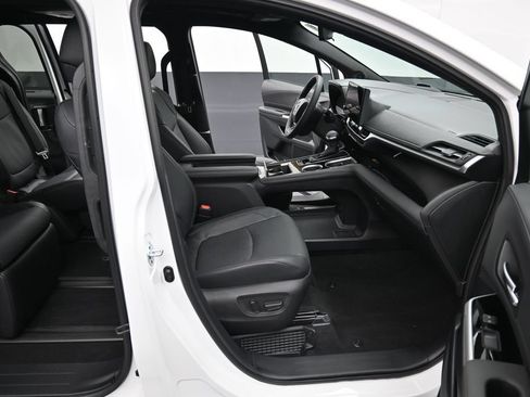 Certified 2026 Toyota Sienna Platinum AWD/4WD image 38