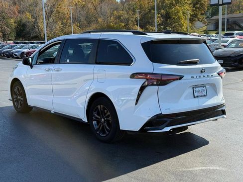 Certified 2024 Toyota Sienna XSE image 7