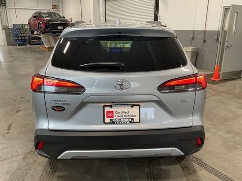 Used 2023 Toyota Corolla Cross XLE image 5