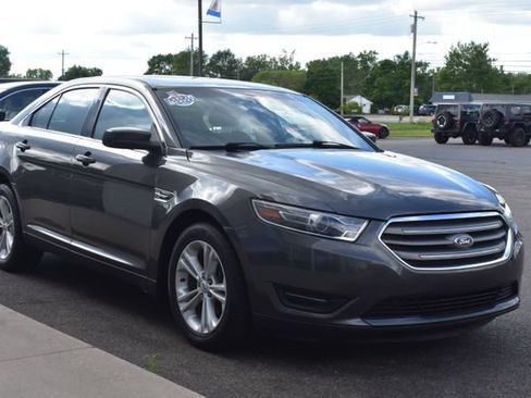 Used 2017 Ford Taurus SEL FWD image 11