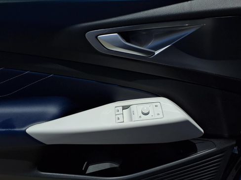Certified 2023 Volkswagen ID.4 Pro S RWD image 17