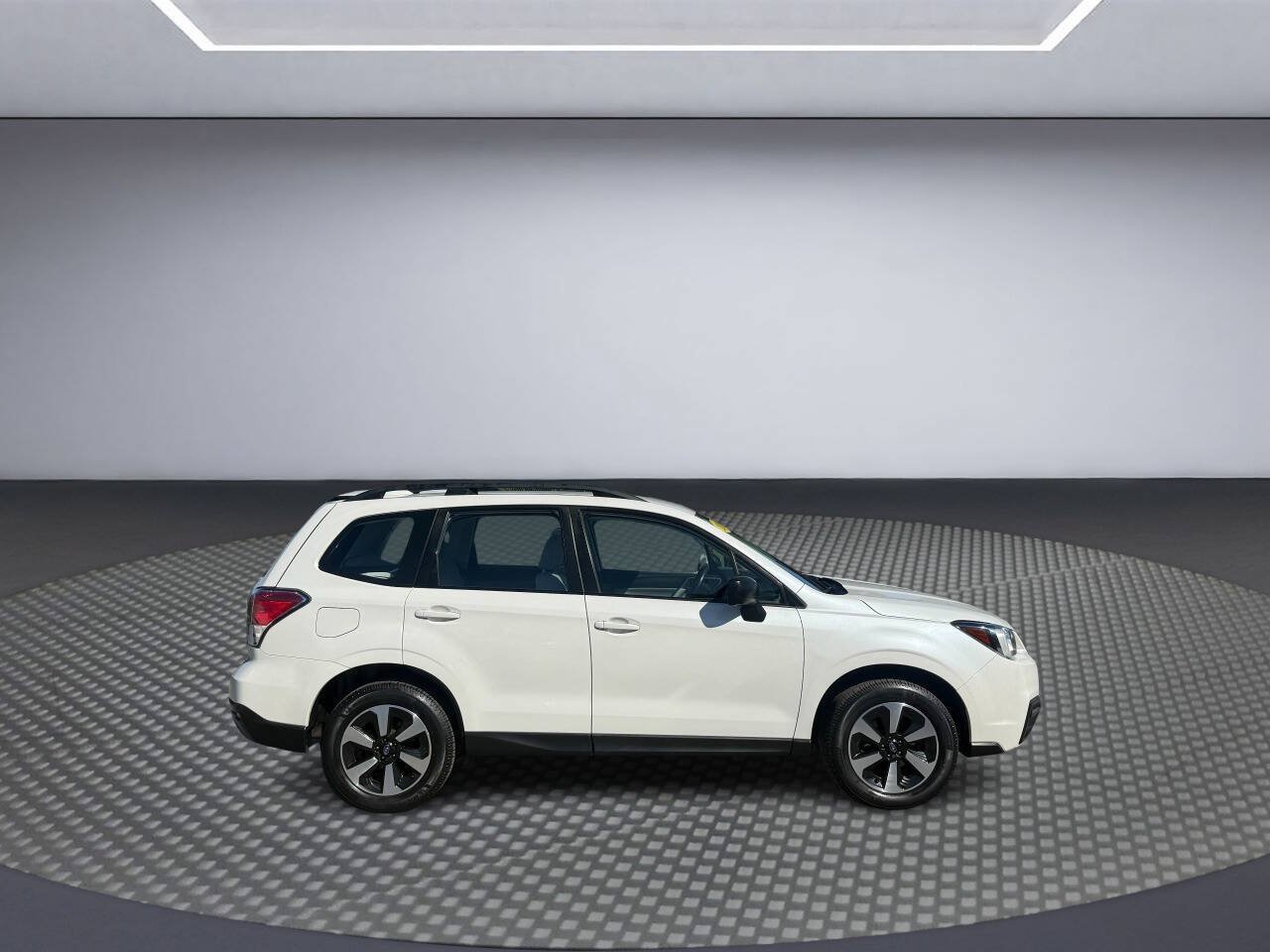 Used 2018 Subaru Forester 2.5i w/ Alloy Wheel Package AWD/4WD image 8
