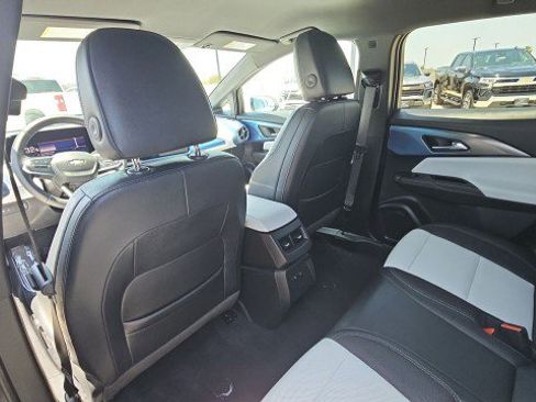 Used 2024 Chevrolet Equinox EV LT FWD image 19