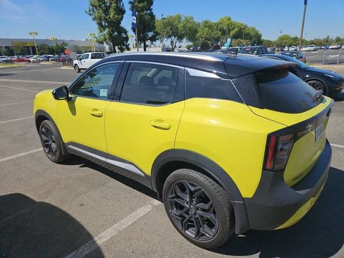 Used 2025 Nissan Kicks SR AWD/4WD image 5