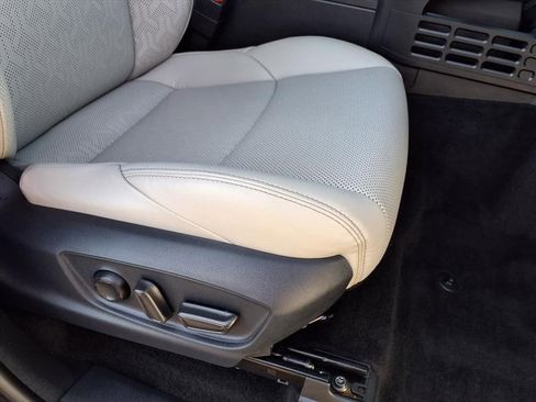 Used 2024 Toyota Tacoma Limited w/ Limited Package (LT) image 17