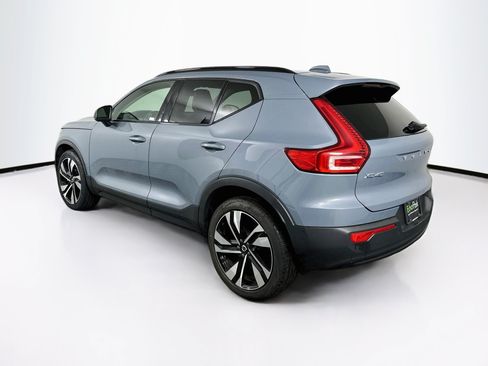 Used 2023 Volvo XC40 B5 Plus w/ Climate Package AWD/4WD image 5