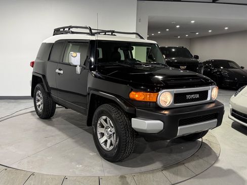 Used 2014 Toyota FJ Cruiser 4WD image 13