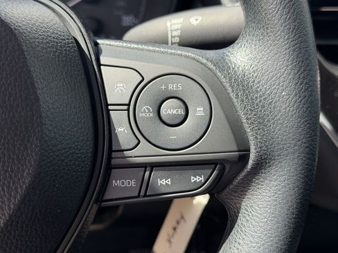 Used 2025 Toyota Corolla LE FWD image 22