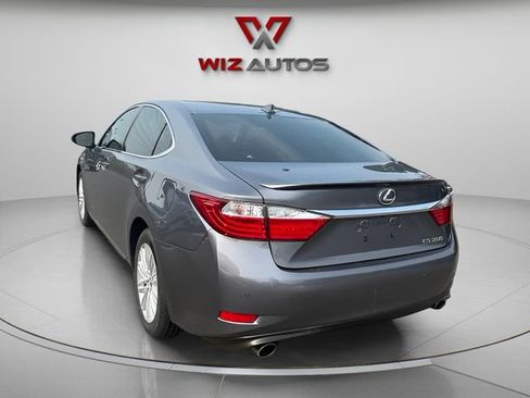 Used 2014 Lexus ES 350 w/ Luxury Package FWD image 3