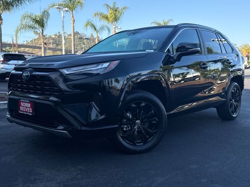Certified 2024 Toyota RAV4 SE AWD/4WD image 2