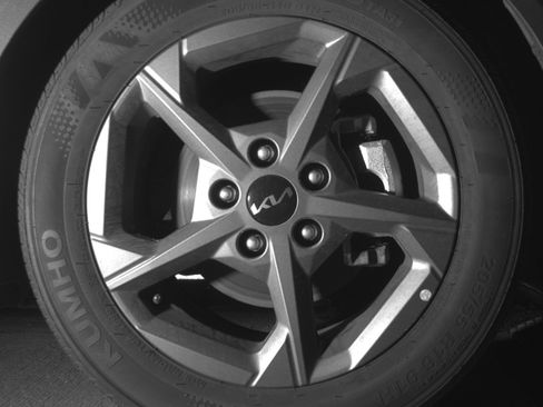 Used 2025 Kia K4 LXS image 13