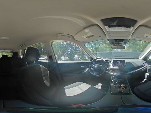Used 2025 Nissan Rogue SV AWD/4WD image 44