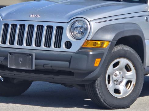 Used 2006 Jeep Liberty Sport AWD/4WD image 2
