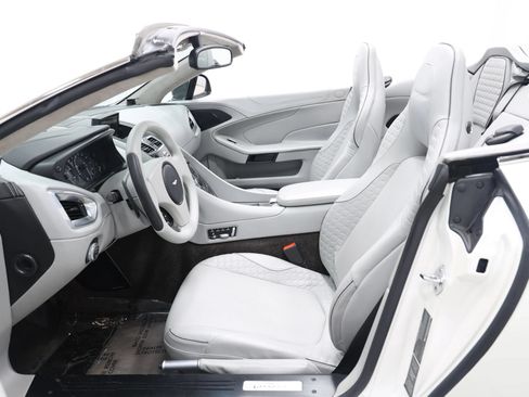 Used 2014 Aston Martin Vanquish Volante RWD image 16