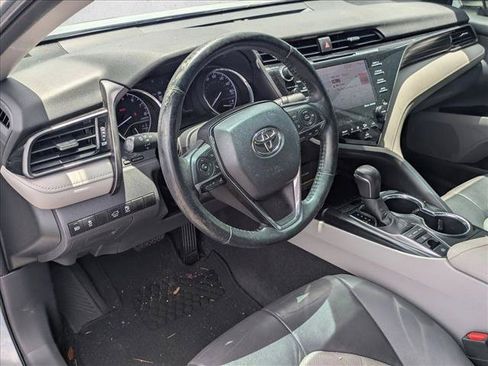 Used 2019 Toyota Camry XLE FWD image 9
