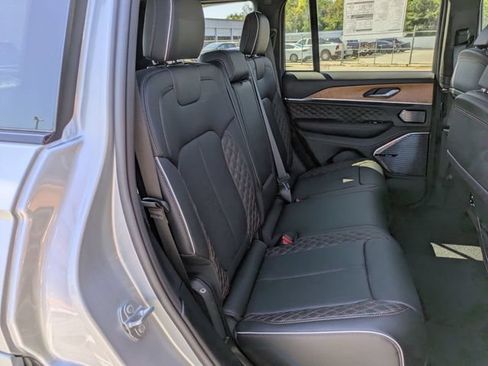 New 2024 Jeep Grand Cherokee Summit AWD/4WD image 33