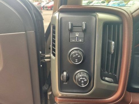 Used 2015 Chevrolet Silverado 2500 High Country w/ Duramax Plus Package AWD/4WD image 21